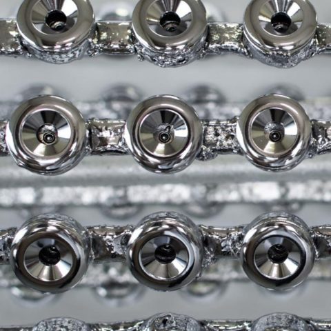 Metallizzazione Di Metalli E Plastiche